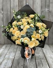 Букет цветов из:  Розы и Лизиантусы в Кабанске