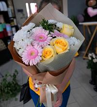 Букет цветов из:  Герберы, Розы и Хризантемы в Кабанске