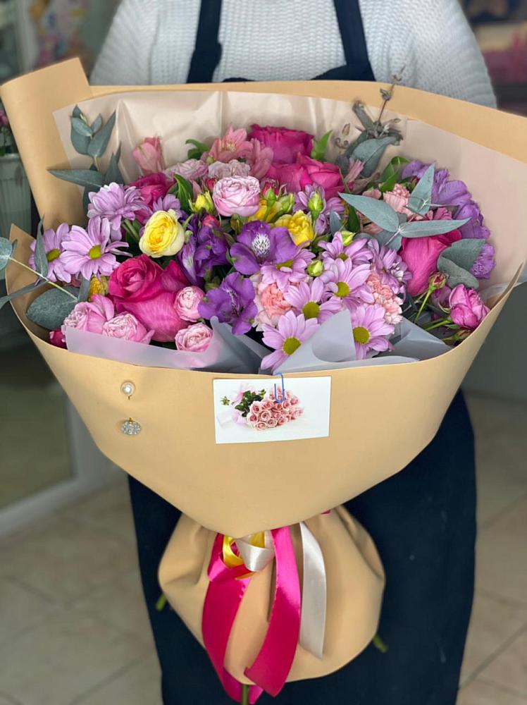 Букет цветов из: Хризантемы, Гвоздики и Альстромерии в Кабанске