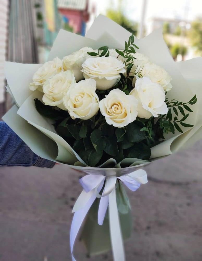 Букет Белые розы Проуд в Кабанске