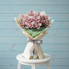 Букет цветов из:  Орхидеи и Розы в Кабанске