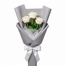 Букет 3 белые розы в Кабанске