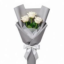 Букет 3 белые розы в Кабанске