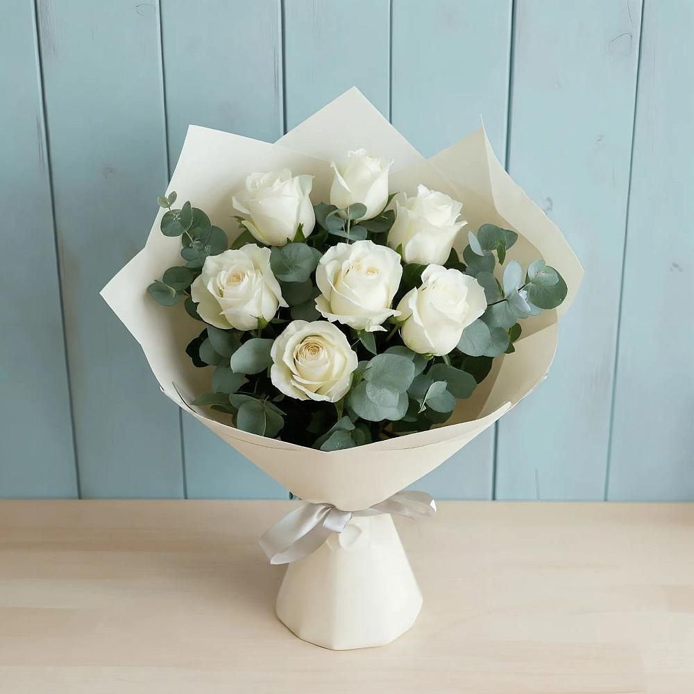 Букет Белые розы в Эвкалипте в Кабанске