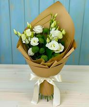 Букет цветов из:  Хризантемы и Лизиантусы #REPLACE_PRED# Кабанске