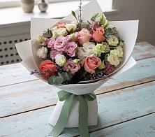 Букет цветов из:  Розы, Лизиантусы и Гвоздики в Кабанске