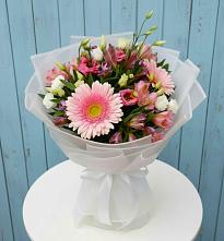 Букет цветов из:  Герберы, Альстромерии и Лизиантусы в Кабанске