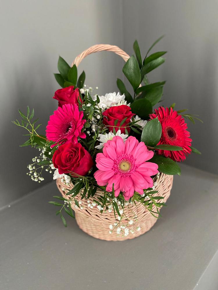 Цветочная композиция из Розы, Хризантемы и Герберы в корзине в Кабанске
