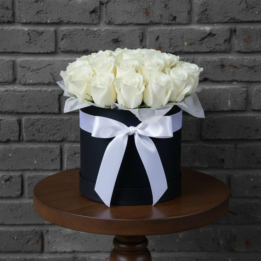 Цветочная композиция из Розы в шляпной коробке в Кабанске