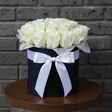 Цветочная композиция из Розы в шляпной коробке в Кабанске